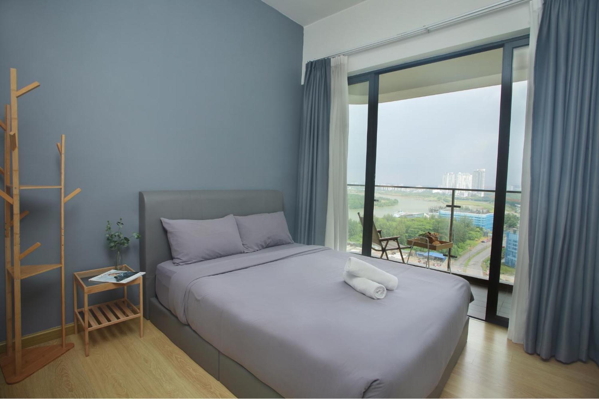 Danga Bay 3br Urban Oasis - 200m To - Mall Apartemen *