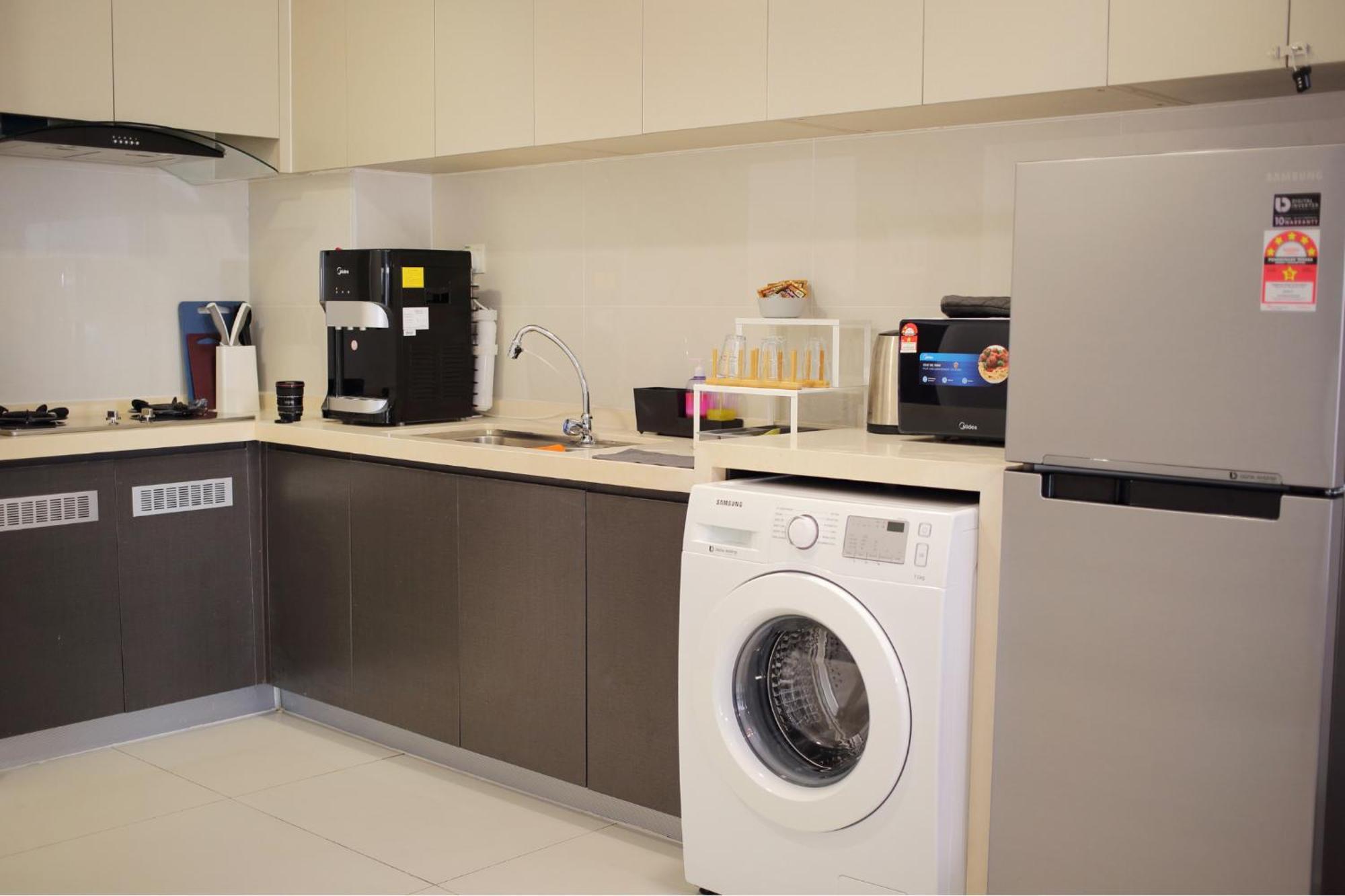 Apartemen Danga Bay 3br Urban Oasis - 200m To - Mall